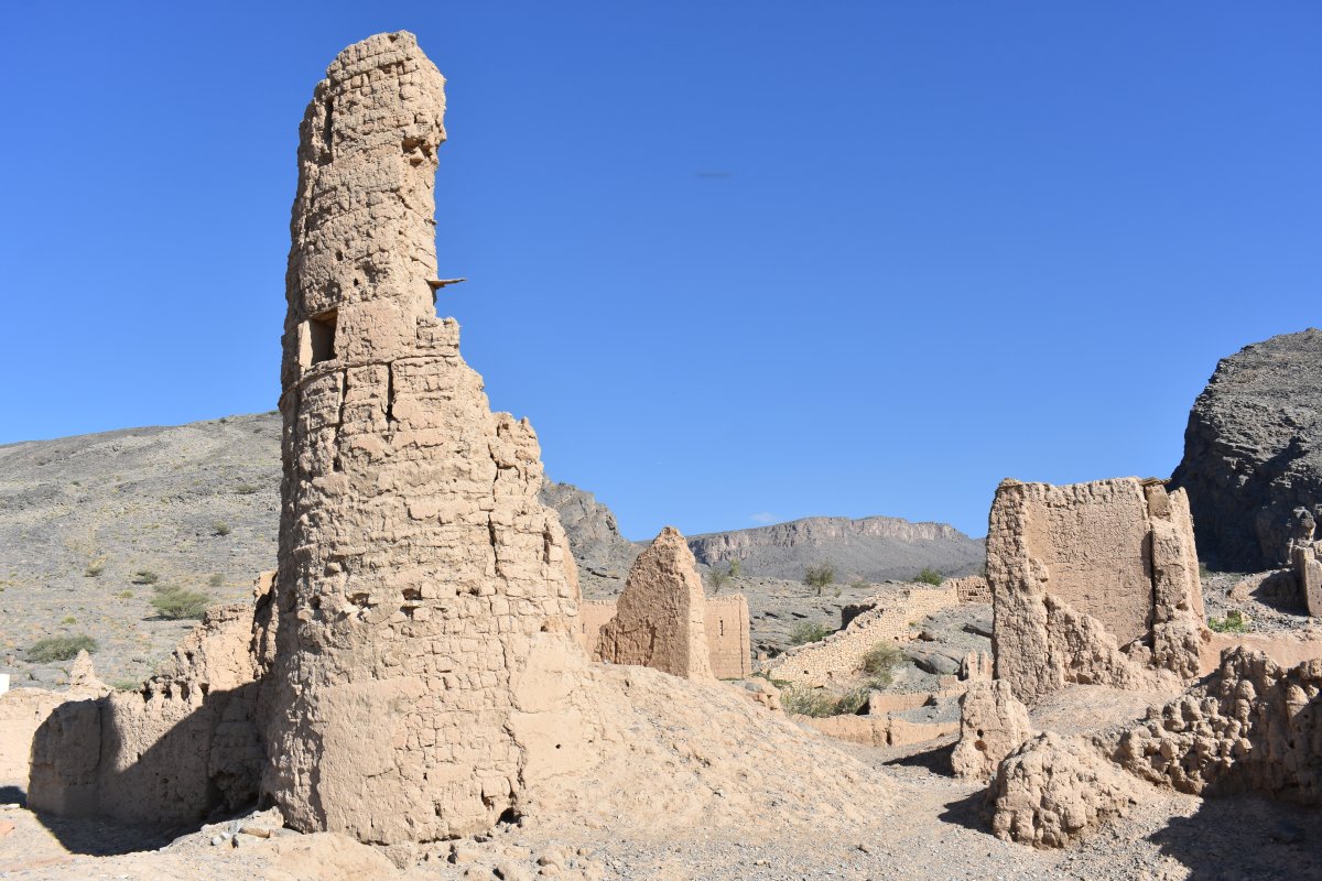 Tanuf Ruins - the old minaret