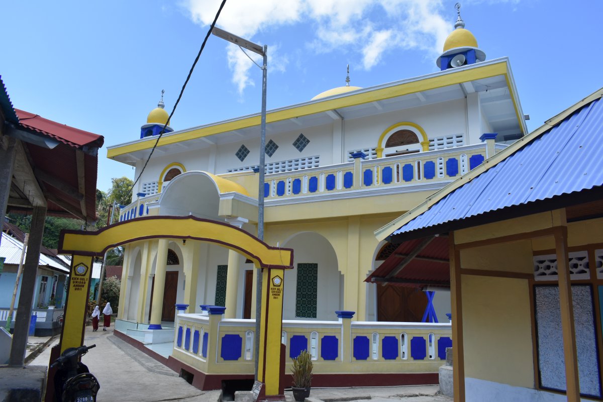 Mosque on Rhun