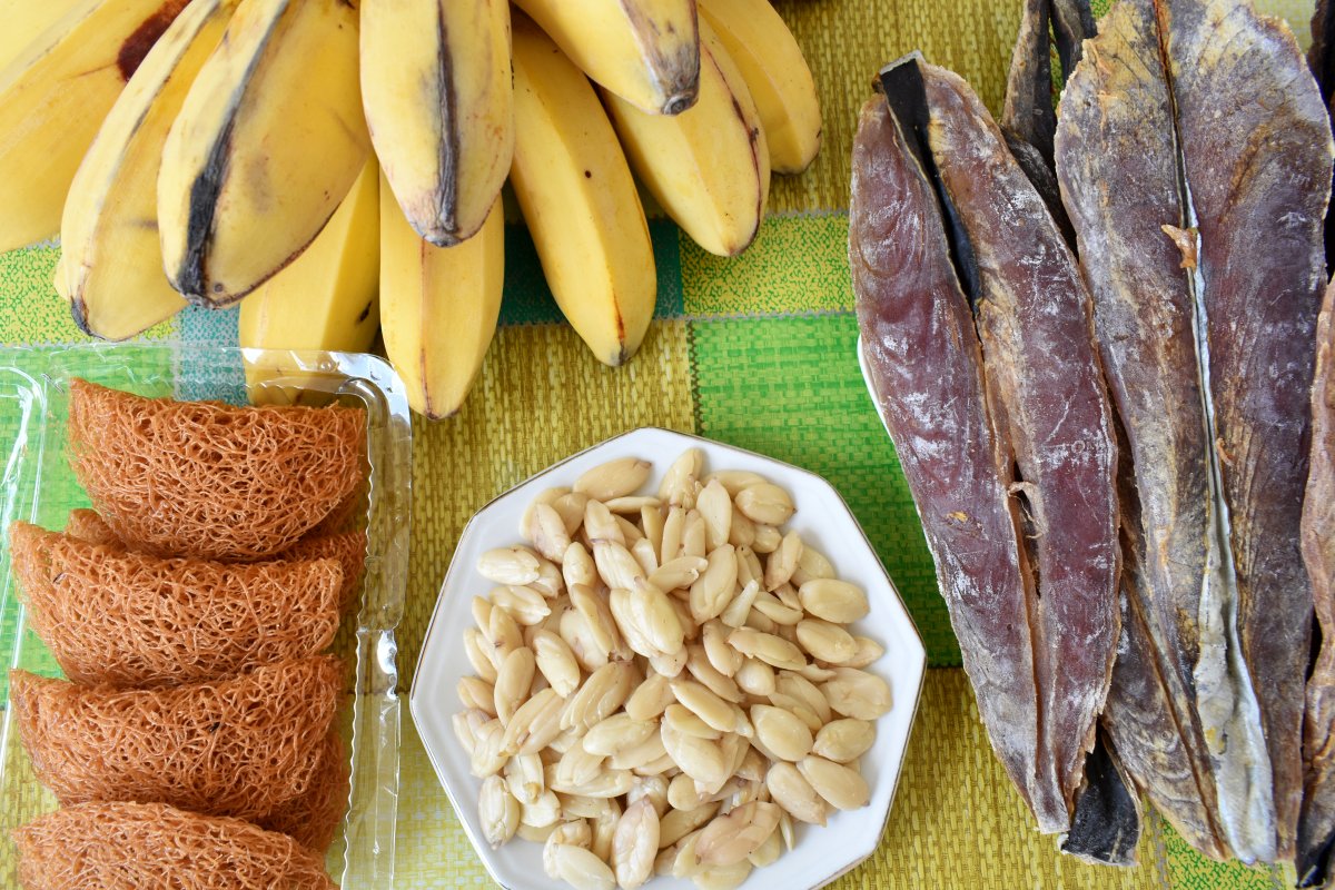Bananas, dried fish, kenari nuts and local dessert