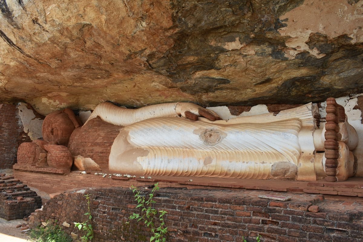 Ancient brick Buddha statue