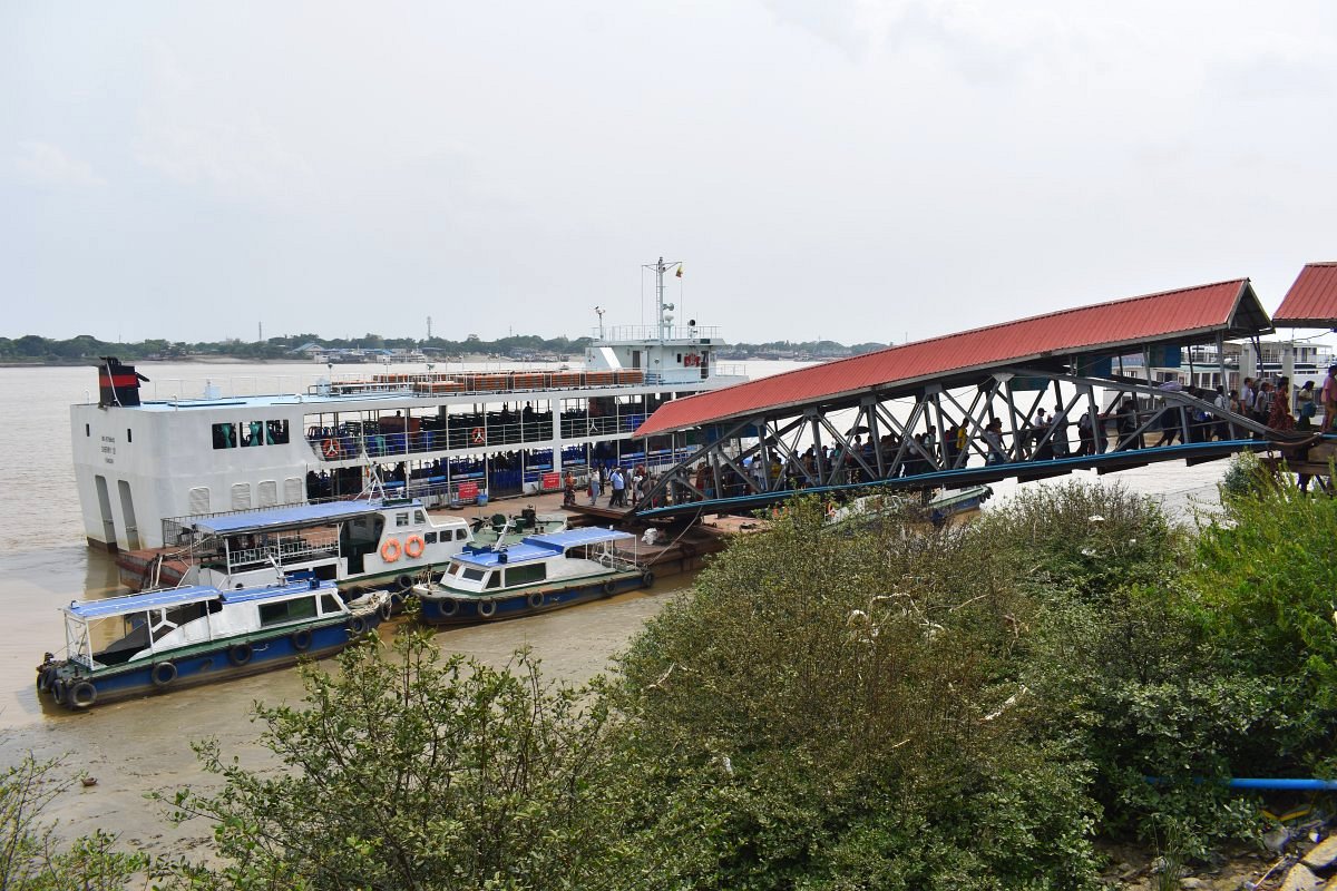 Ferry to Dala