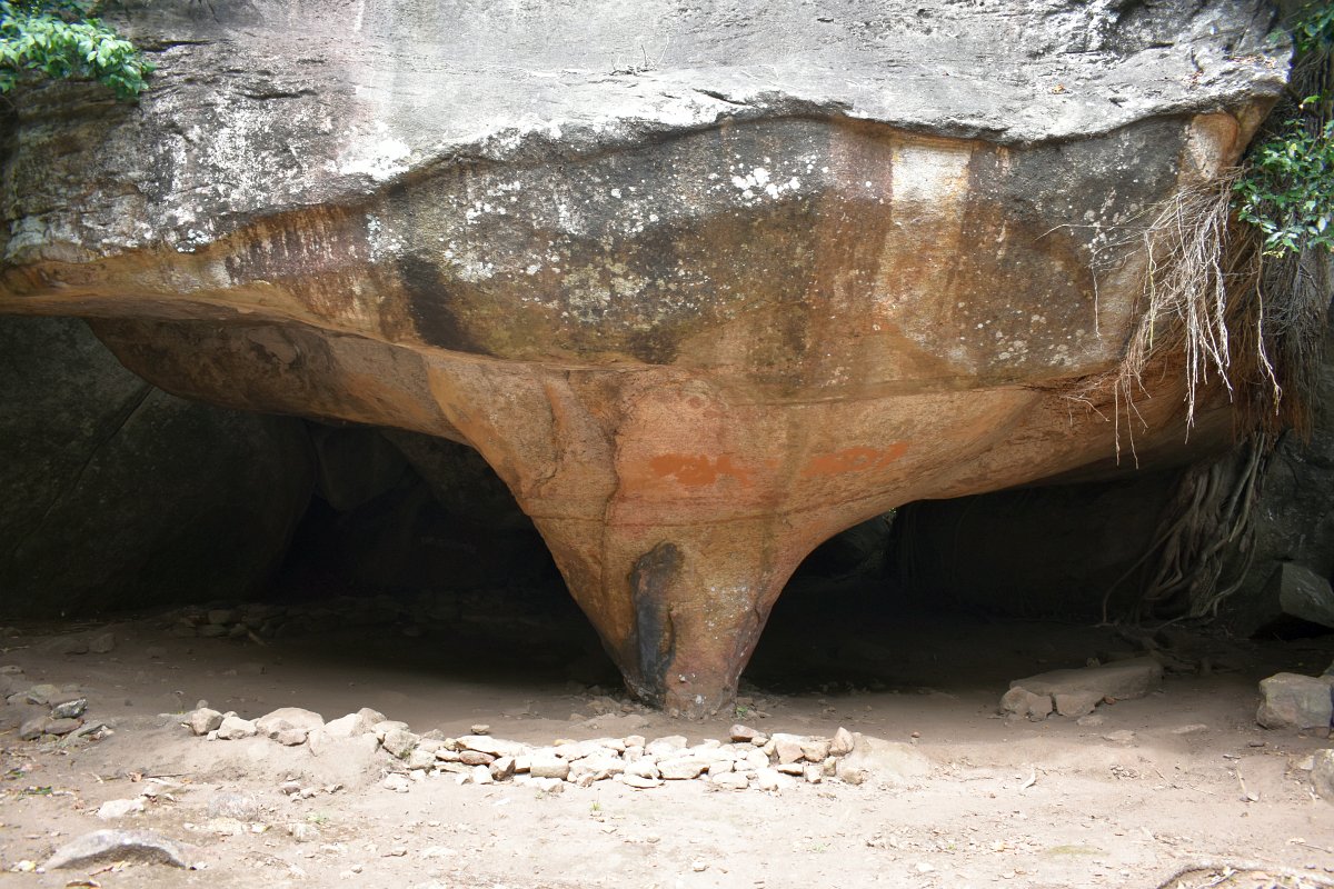 Rassagala - the Umbrella cave